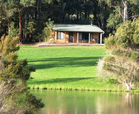 Pemberton Lake View Chalets - Tourism Search 3