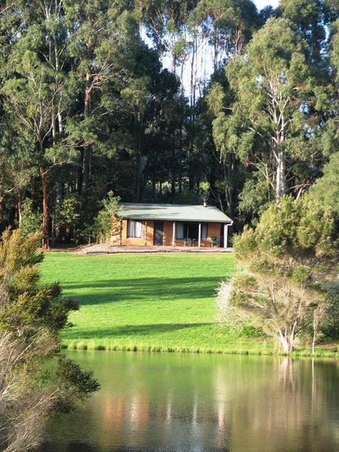 Pemberton Lake View Chalets - Tourism Search 2