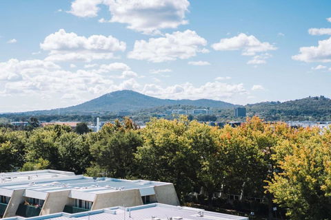 Perfect Located 1-Bed With Great Views & Parking - Tourism Search 0