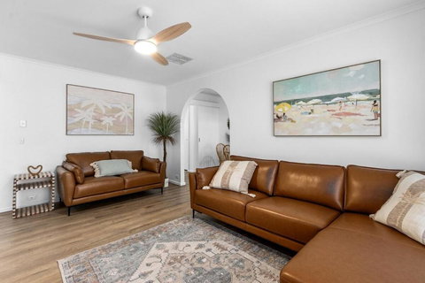 Percys Beach House Moonta Bay - Tourism Search 1