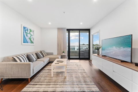 Perfect Location 1-Bed With Balcony, BBQ & Parking - Tourism Search 0