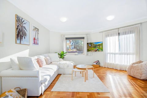 Perfect Manly Retreat, In The Heart Of Manly, Family & Couple Friendly Apartment With CAR SPOT - Tourism Search 0