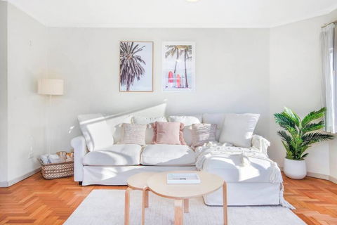 Perfect Manly Retreat, In The Heart Of Manly, Family & Couple Friendly Apartment With CAR SPOT - Tourism Search 1