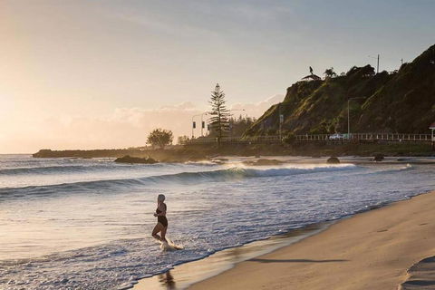 PET FRIENDLY & Super Central Retro Beach Pad! - Tourism Search 3