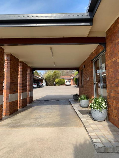 Peter Allen Motor Inn - Tourism Search 1