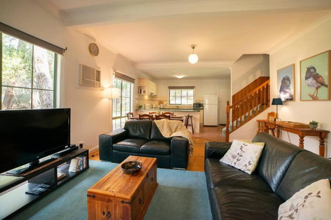 Pinnacle Retreat - Tourism Search 0