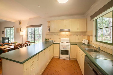 Pinnacle Retreat - Tourism Search 1