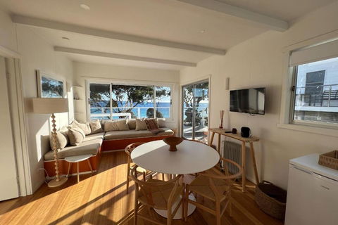 PIPI SHACK - Iconic Waterfront Shack Binalong Bay - Tourism Search 2