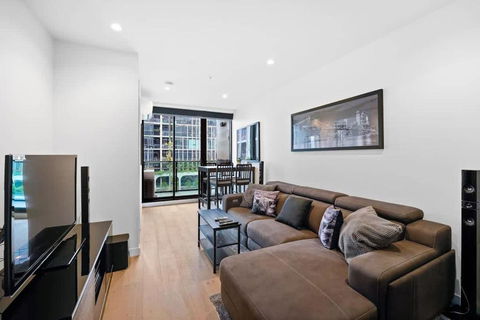 PM Residences - Modern Luxury 2BR Apt W Parking - Tourism Search 1