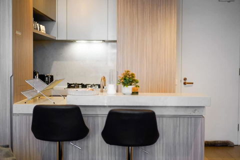PM Residences - Modern Luxury 2BR Apt W Parking - Tourism Search 2
