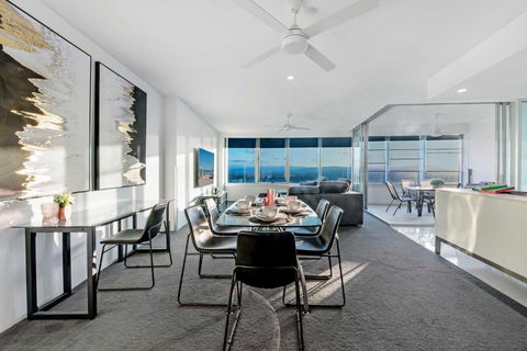 Q Tower Apartments In Surfers Paradise - From Level 3 - Self Contained & Privately Managed - Wow Stay - Tourism Search 1