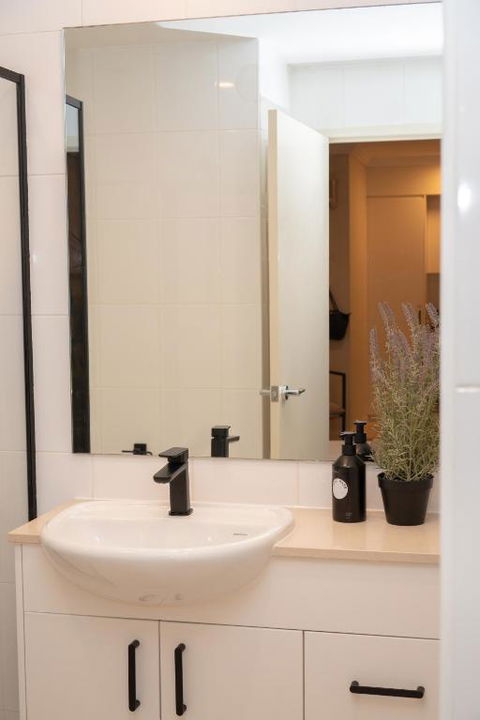 PRIME SPOT: Modern Studio+Balcony Darling Harbour - Tourism Search 3