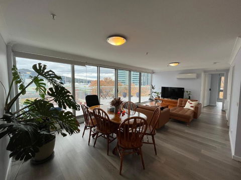 Private Room With Ensuite In The CBD - Tourism Search 0