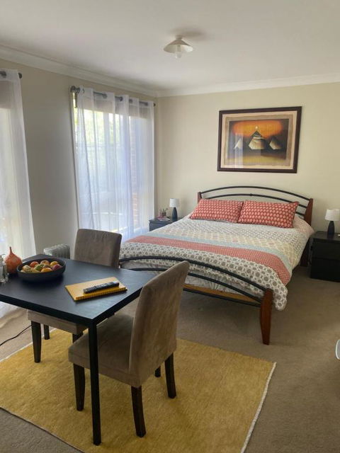 Private Room With Ensuite And Parking Close To Wollongong CBD - Tourism Search 0