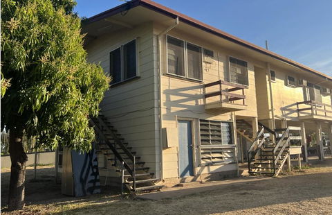 Q Lux Inn Emerald - Tourism Search 0