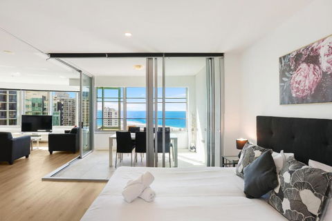 Q Tower Amazing Ocean Views 22nd Level Heated Pools Sleeps 6 - Optimise BNB - Tourism Search 1