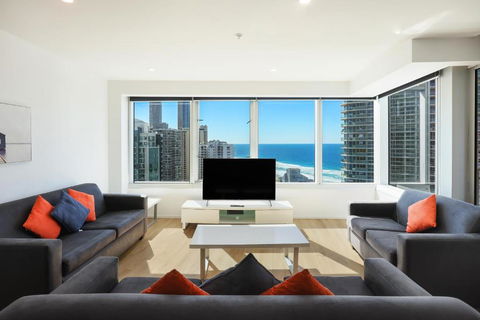 Q Tower Amazing Ocean Views 22nd Level Heated Pools Sleeps 6 - Optimise BNB - Tourism Search 0