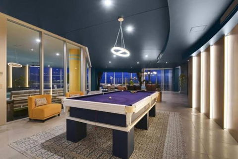 Q1 Skyview Retreat - Level 31 Spectacular Views - Tourism Search 3