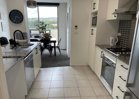 Qbn Cracker: 2BR, 2BA, 2 Secure B/ Ment Car Parks - Tourism Search 3