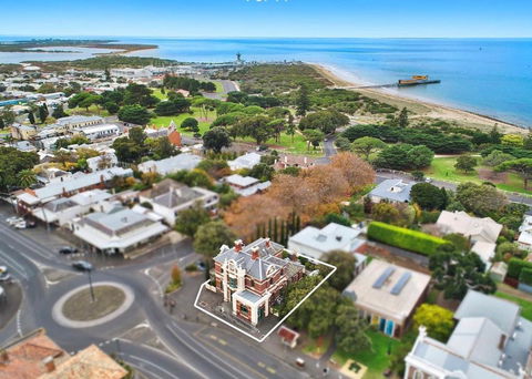 QPO QUEENSCLIFF - Tourism Search 1