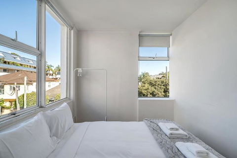 Quaint 1BD On The Doorstep Of Manly Beach - Tourism Search 3