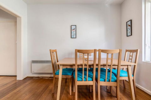 Quaint & Homey Ripponlea Flat - Tourism Search 3