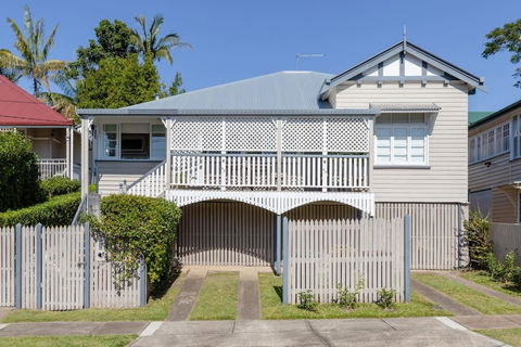 Quaint & Cosy 1 Bedroom Apartment In Queenslander. - Tourism Search 1