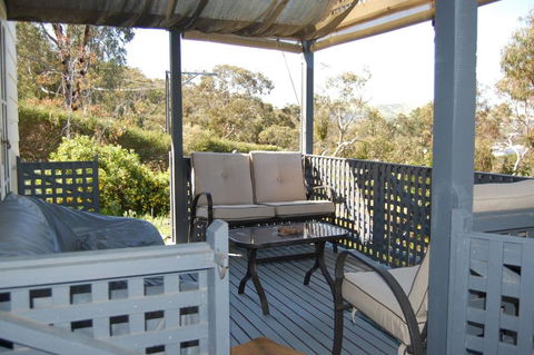 Quaint Cottage Nestled Amongst The Trees - Tourism Search 2