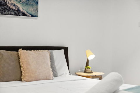 Quaint Double Room - Centrally Located At Glenfield - Shared Bathroom - Tourism Search 2