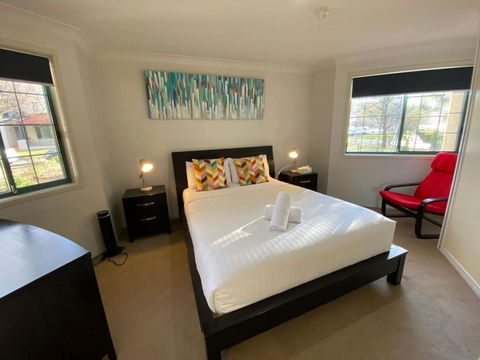 Quiet 2 Bedroom Apt In The Heart Of Old Kingston - Tourism Search 2
