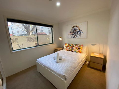 Quiet 2 Bedroom Apt In The Heart Of Old Kingston - Tourism Search 3