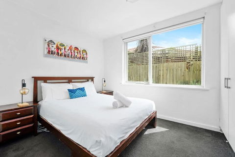 Quiet And Peaceful Beachside 1BR Retreat W Parking - Tourism Search 2