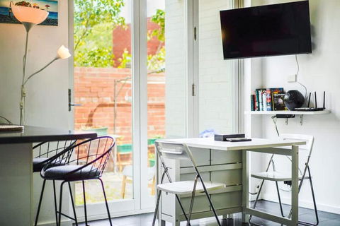 Quiet And Peaceful Beachside 1BR Retreat W Parking - Tourism Search 3