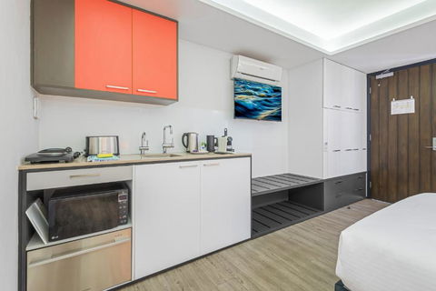 Quirky Studio With Sleek Decor In St Kilda - Tourism Search 1