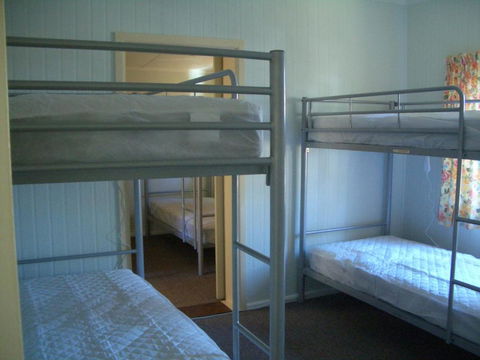 Rainbow Pines Tourist Caravan Park - Tourism Search 1