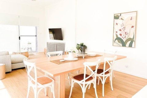 Red Brick Central Retreat - Tourism Search 0
