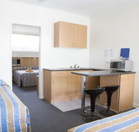 Bamboo Motor Inn - Tourism Search
