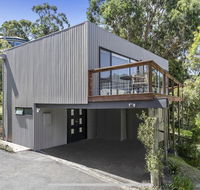 Bay Views Lorne - Tourism Search