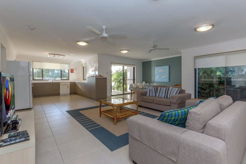 Beach House, Pacific Road, 1/20 - Tourism Search 2