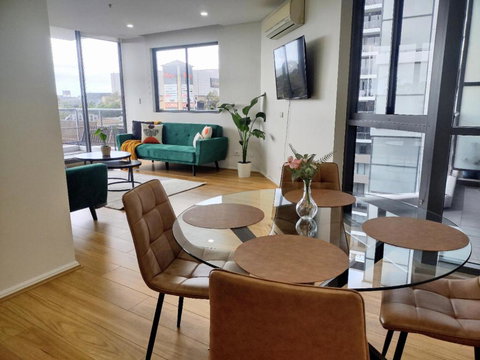 Resort Style 1 Or 2 Bedroom With Pool And Free Parking - Tourism Search 1