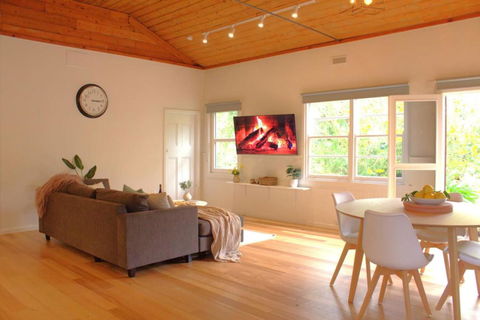 River Lea Cottage - Tourism Search 1