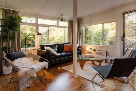 Romantic Garden Cottage With Home Cinema - Tourism Search 3