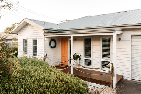 Romantic Retreat In Mornington Peninsula Heartland - Tourism Search 1