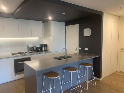 Rooftop Infinity Pool - St Kilda Luxury - Tourism Search 1