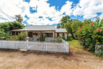 Rose Cottage Nannup with Tourism Search