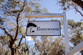 Rosewood Cottage with Tourism Search