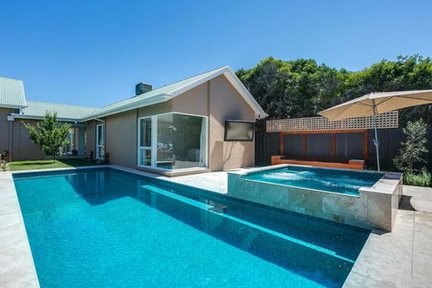 Royadie Resort - Pool Spa Tennis 500m To Beach - Tourism Search 2