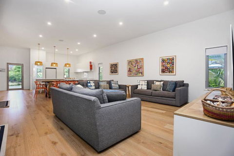 Russell Street Retreat - Tourism Search 0