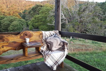 Rustic Hut Bush Retreat with Tourism Search