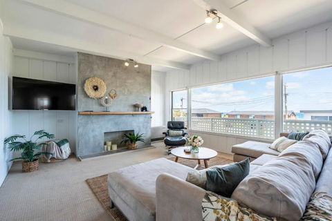 Saltwater Terrace With Panoramic Ocean Views - Tourism Search 1